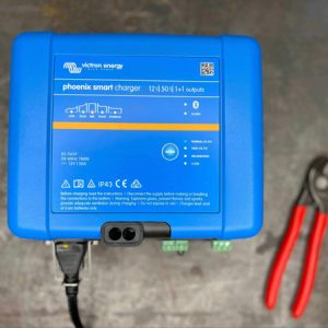 IP43 Phoenix Smart Charger 24/25(3) 120/240V
